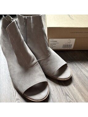 Lucky Brand's LK- Kasima booties  size 9.5 women's Driftwood EUC in box